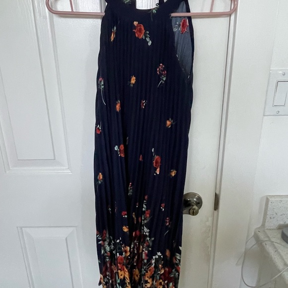 floral dress - Picture 2 of 2